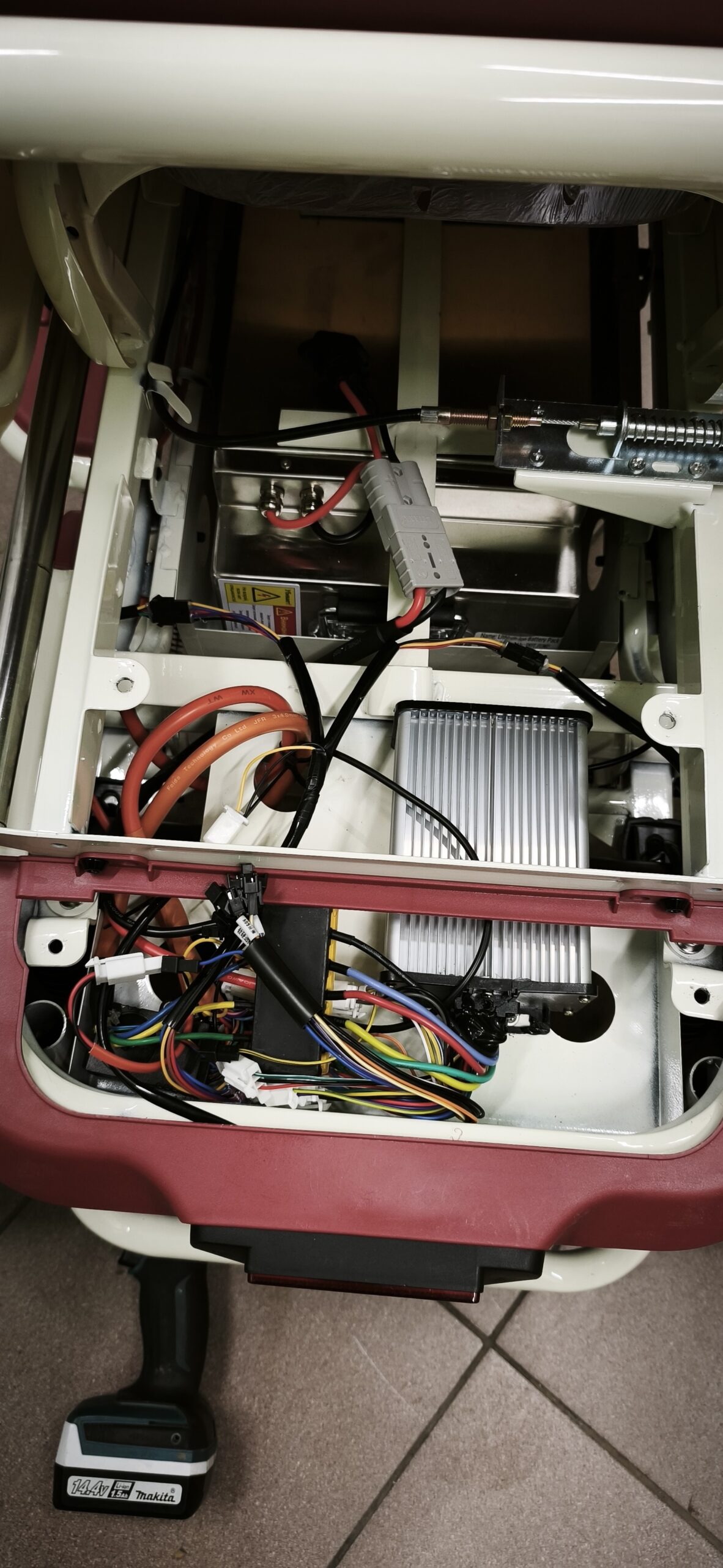 Электротрицикл DotJump DJX-1 (1200W 71.4V 40Ah) 2х местный — изображение 22